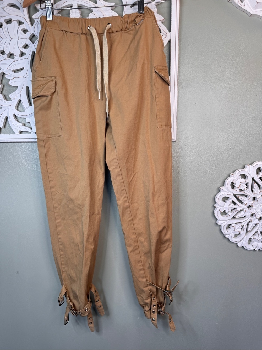 Manière De Voir Tan Label Cotton Pants Drawstring Ankle Buckles